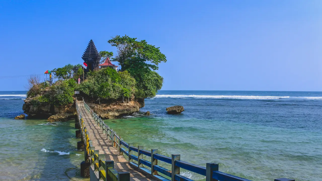 Pantai Balekambang