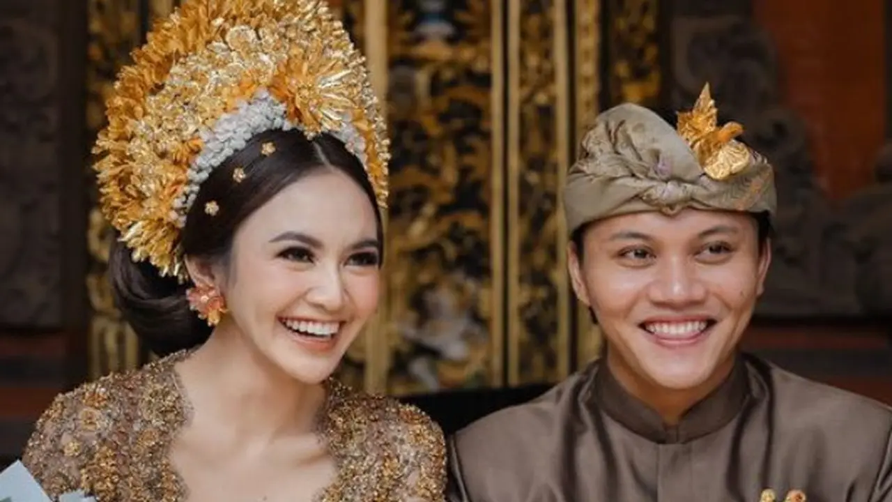 Rizky Febian Kenakan Beskap saat Prosesi Ngidih dan Mepampit Jelang Pernikahan Bersama Mahalini