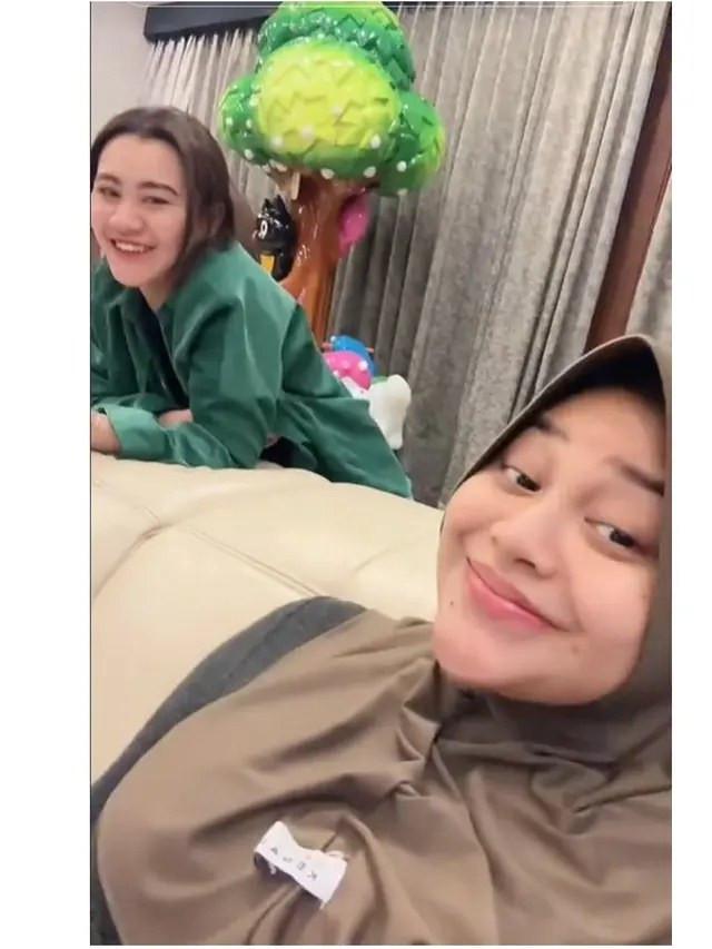 Jadi Mak Comblang, Ini 8 Potret Kebersamaan Aurel Hermansyah dengan Aaliyah Massaid