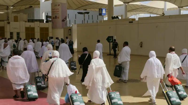 Jemaah haji asal Palembang, Sumatera Selatan tiba di Bandara King Abdul Aziz. Darmawan/MCH