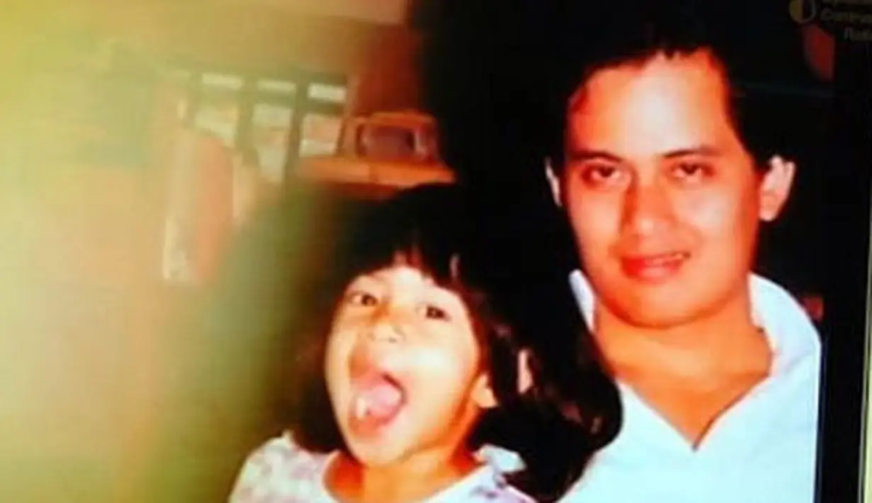 Sejak kecil, Dian Sastro sudah terlihat aktif dan ekspresif. Tidak heran jika ia mempunyai kemampuan akting yang menawan. (Foto: Instagram.com/therealdisastr)