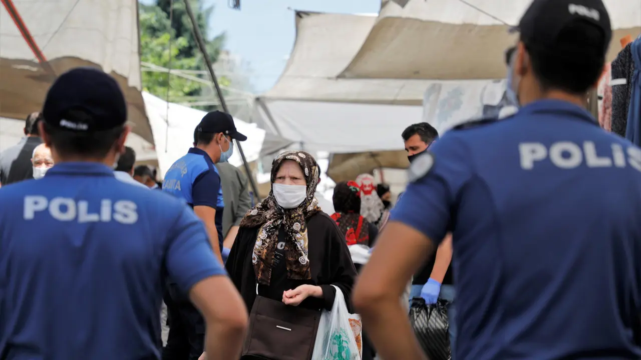 Kasus Baru Harian Covid-19 di Turki Mengalami Peningkatan