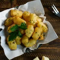ilustrasi potato balls/Sri Widaningsih/Shutterstock