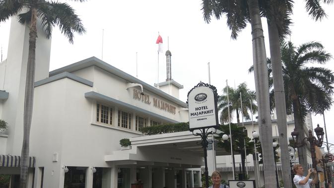 Jejak Charlie Chaplin hingga Perobekan Bendera di Hotel ...