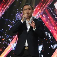 Jadi lagu yang gambarkan kisah cinta BCL, ini lirik Tak Mungkin Bersama dari Judika. (Adrian Putra/Fimela.com)