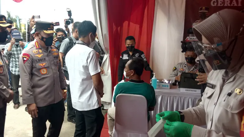 Kapolri Jenderal Listyo Sigit Prabowo di Pelabuhan Merak, Kota Cilegon, Banten, Selasa (26/04/2022).