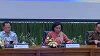 Menteri Keuangan (Menkeu) Sri Mulyani Indrawati dalam konferensi pers Pemberian THR dan Gaji ke-13 2024, di Kementerian Keuangan, Jakarta, Jumat (15/3/2024). (Sulaeman/Merdeka.com)