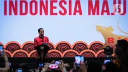 Presiden Joko Widodo (Jokowi) memberi sambutan saat menghadiri Perayaan Imlek Nasional 2020 di ICE BSD Tangerang Selatan, Kamis (30/1/2020). Perayaan Imlek Nasional 2020 mengangkat tema "Bersatu untuk Indonesia Maju". (Liputan6.com/Faizal Fanani)