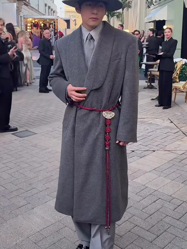 Penampilan V BTS di Vogue World Hollywood . Dok. Vogue