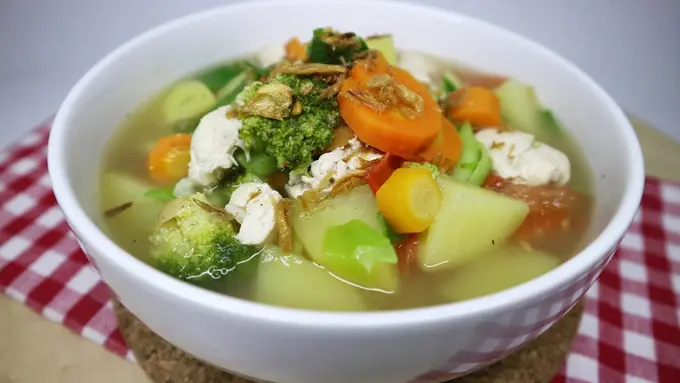 Sarapan Sop Ayam Murah dan Enak, Kenapa Tidak?