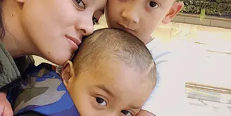 Anak kedua artis senior Marcella Zalianty tengah menjalani perawatan di salah satu rumah sakit di Singapura. Lantas seperti apa kondisinya Aryton Magali Sastra Soeprapto? (Instagram/marcella.zalianty)