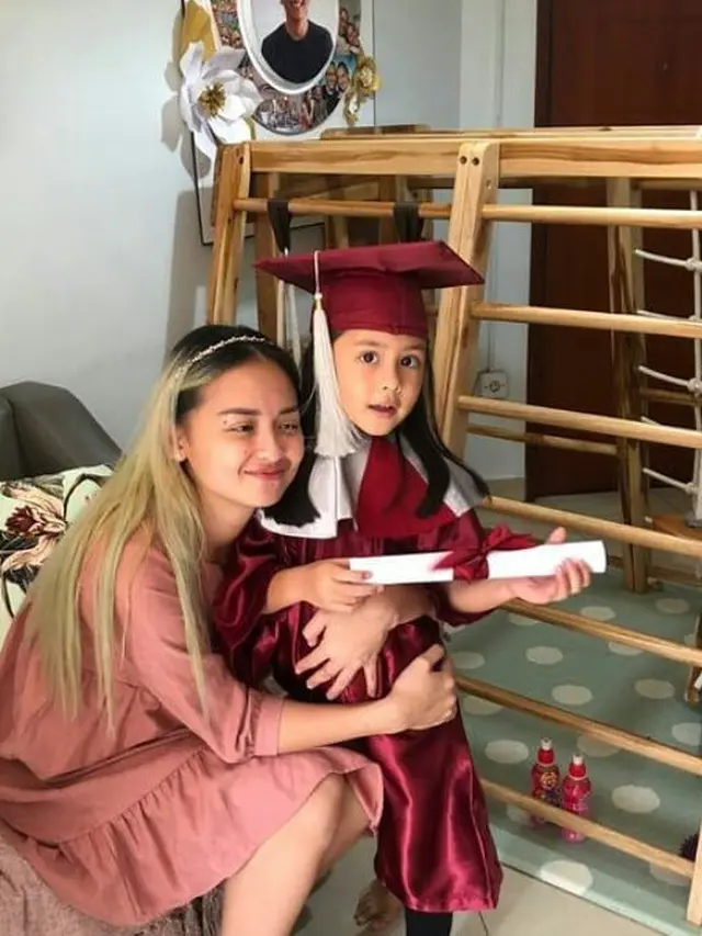 Joanna Alexandra dan anaknya