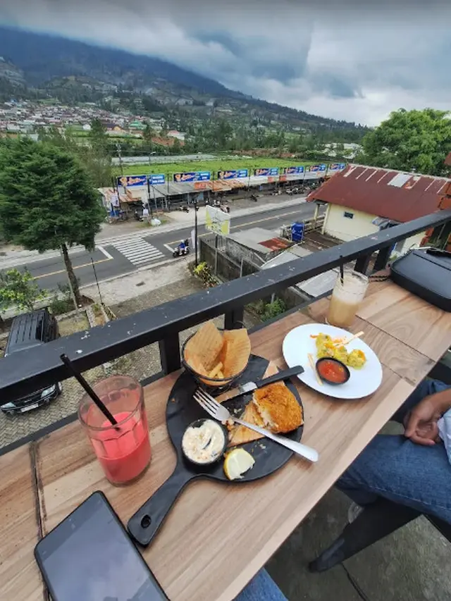 Smara Terrace Cafe & Mountain View (Google Maps/Bima Mahardika)