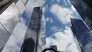 Konstruksi bangunan Vessel di proyek pembangunan Hudson Yards, Manhattan West Side, New York, AS, Selasa (12/3). Menurut Thomas Heatherwick, desainnya diharapkan mampu menjadi ikon Kota New York. (REUTERS/Mike Segar)