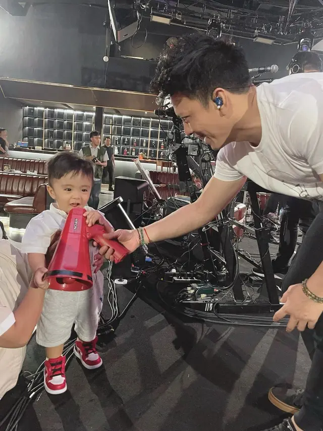 [Fimela] Anak Momo Geisha dan Ariel Noah