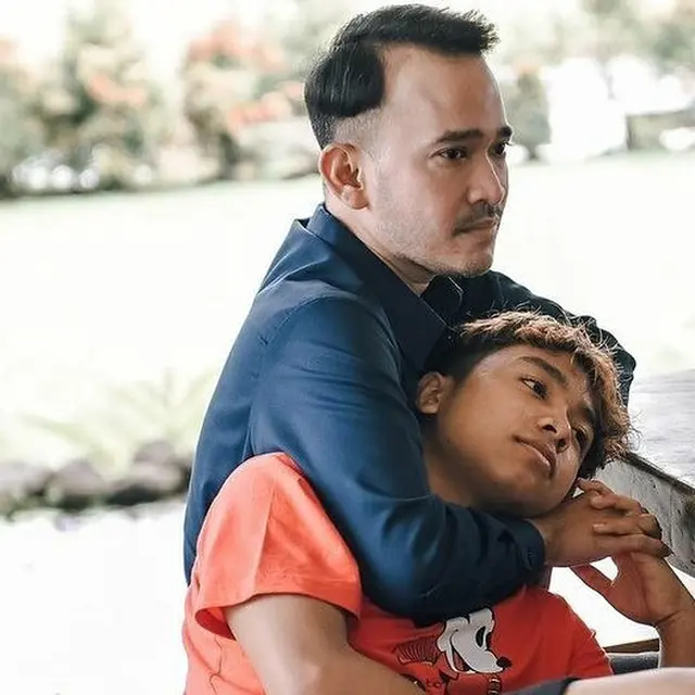 7 Potret Kebersamaan Betrand Peto dan Ruben Onsu, Tak Kalah Lengket dari Sarwendah