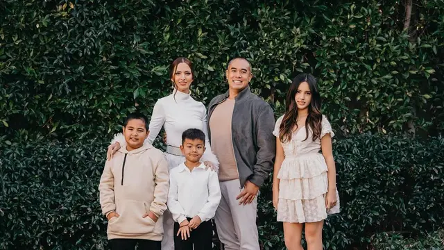 Foto-foto keluarga Bakrie