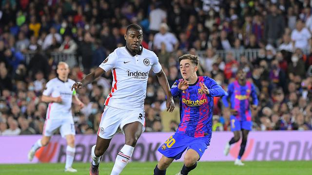 Barcelona Gagal Di Liga Europa Usai Ditendang Eintracht Frankfurt Netizen Targetnya Cuma Ngalahin Real Madrid Dunia Bola Com