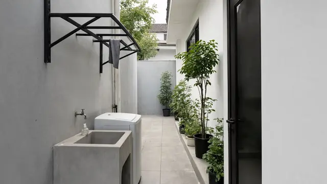 Area Cuci yang Menyatu dengan Taman