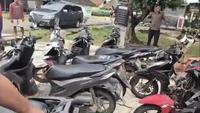 Polisi gerebek rumah penyimpanan motor hasil pembegalan. (Istimewa)