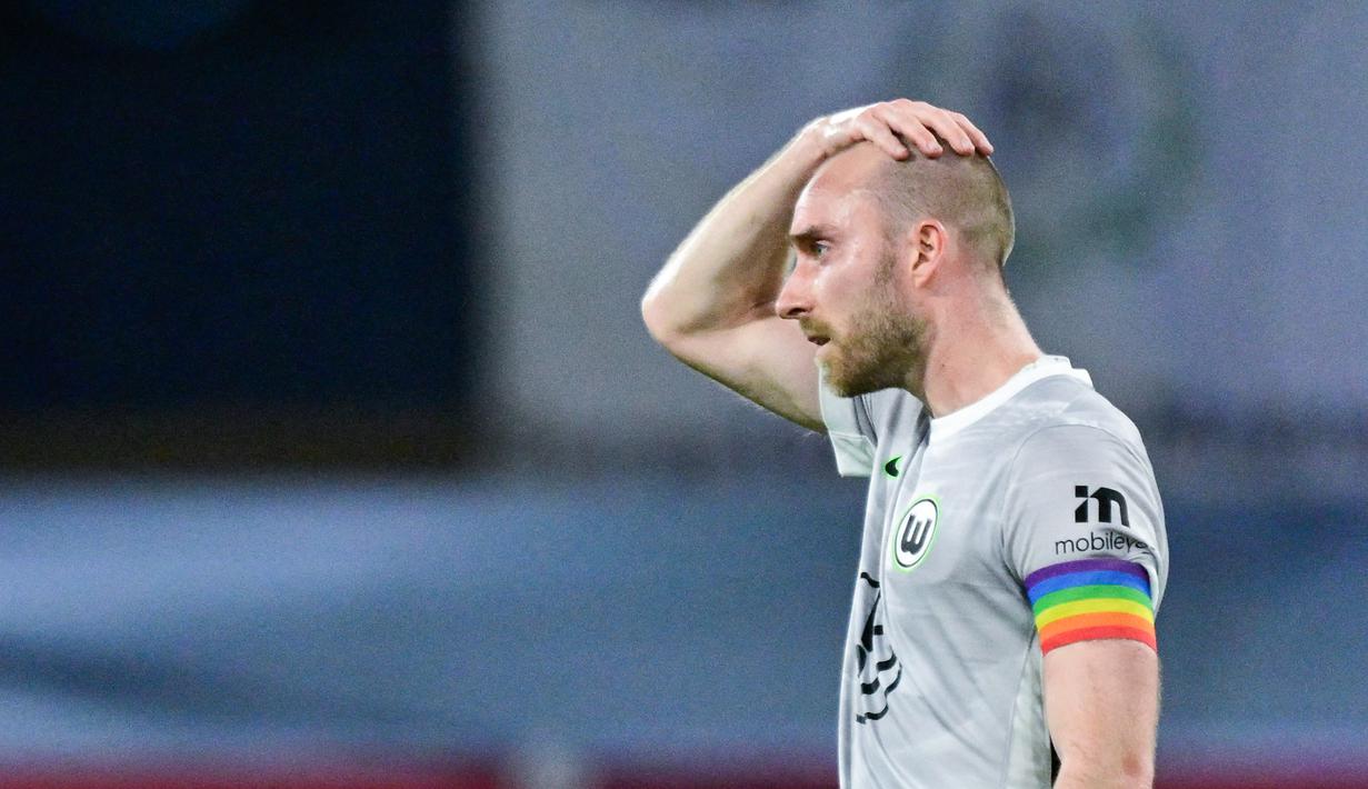 Kegagalan mempertahankan posisi di Bundesliga ini memicu kekecewaan mendalam dari para pemain di lapangan hijau termasuk Christian Eriksen. (AFP/Ina Fassbender)