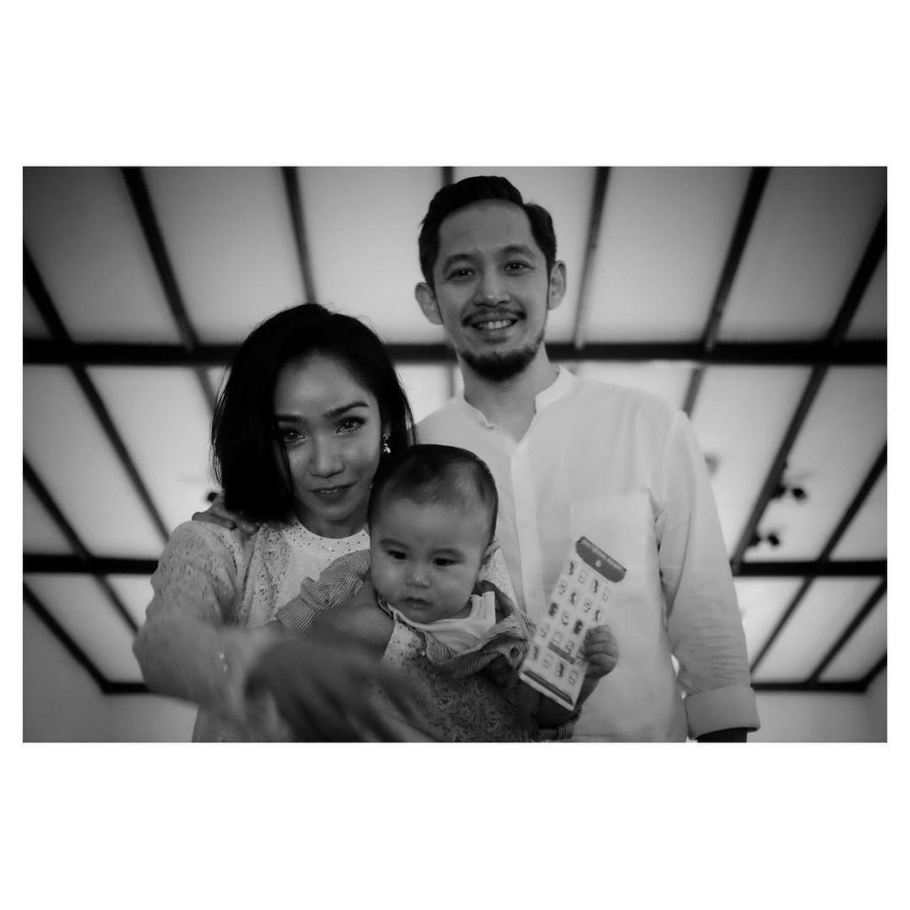 9 Tahun Menikah, Ini 6 Potret Keluarga Kecil Intan Ayu Sepupu BCL ...