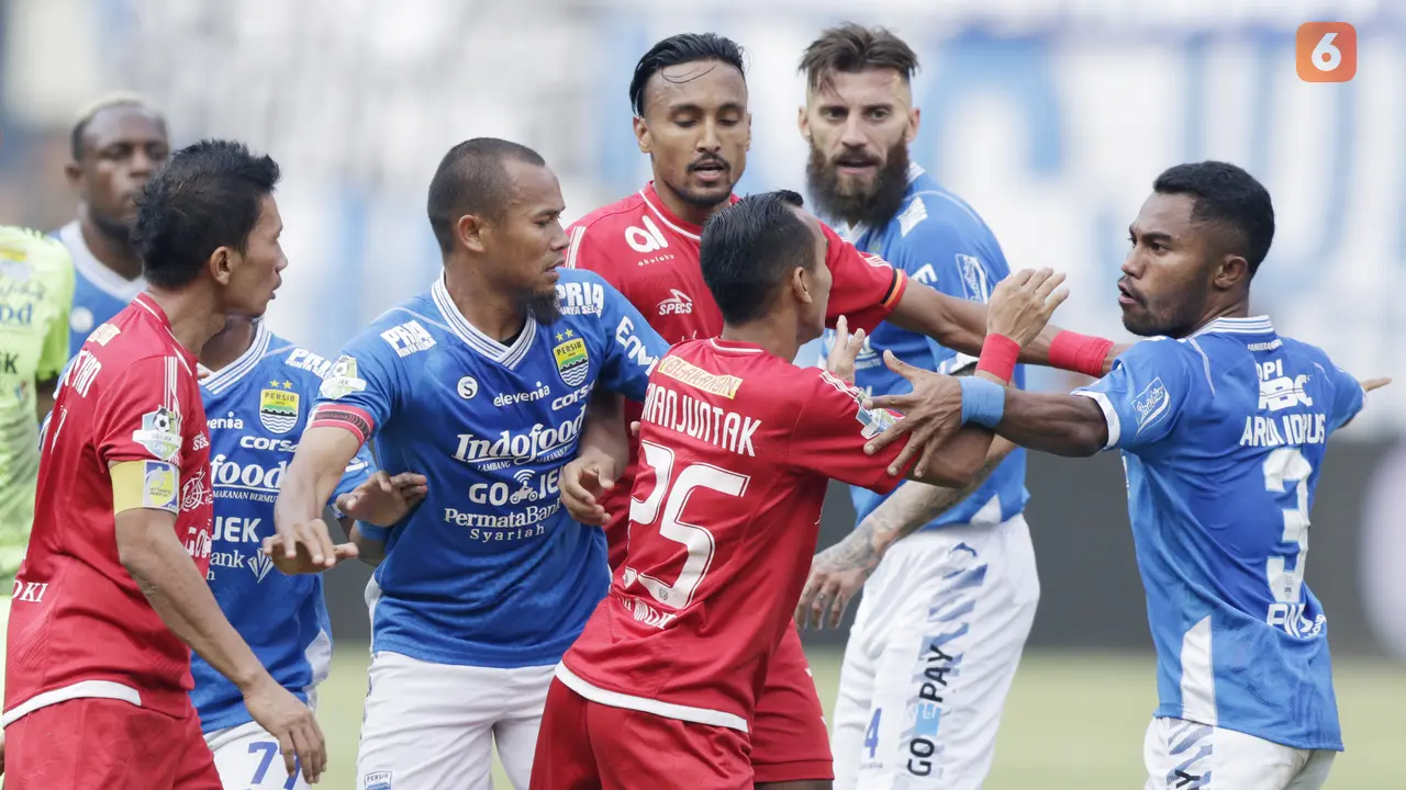 Liga 1 Indonesia 2018 : Persib Bandung Vs Persija Jakarta