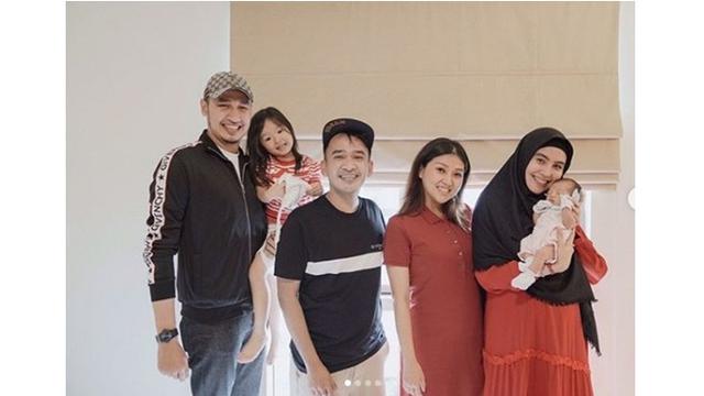 5 Potret Terbaru Sarwendah Usai Melahirkan, Sudah Langsing Lagi