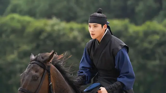 Moon Sang Min pemain Under The Queen's Umbrella (foto: instagram_sangmxn_)