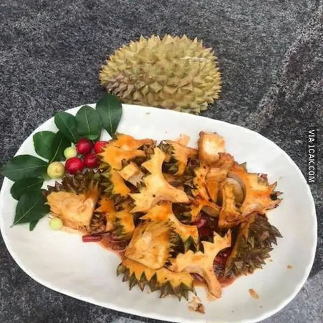 6 Potret Nyeleneh Orang Membuat Sambal Ini Bikin Senyum Tipis