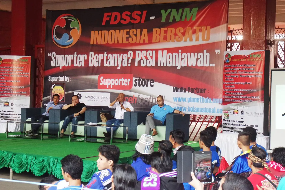 Diskusi suporter Indonesia