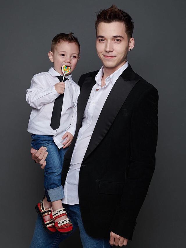 7 Pemotretan Stefan William Bareng Anaknya Ini Curi Perhatian