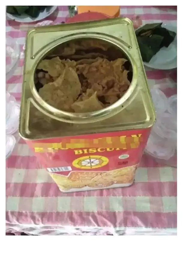 8 Potret Isi Kaleng Kue saat Lebaran Ini Tak Sesuai Ekspekatasi