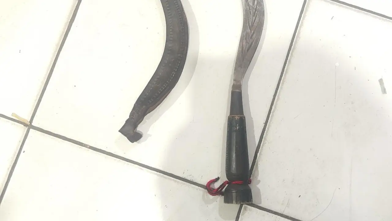Modus Beli Jaket Murah COD, Tiga Pemuda Nekad Bacok Korban Untuk Rampas Handphone di Tangerang