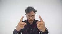 Aktor Totos Rasiti jadi sutradara pentas Placebo persembahan Stock Teater, ditemui saat latihan di kawasan Pejaten, Jakarta Selatan, Senin (26/8/2024). (Foto: Liputan6.com/Angga Yuniar)