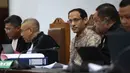 Mantan Menteri Pendidikan, Kebudayaan, Riset, dan Teknologi (Mendikbudristek), Nadiem Anwar Makarim (tengah) saat mengikuti persidangan lanjutan di Pengadilan Tindak Pidana Korupsi (Tipikor) pada Pengadilan Negeri Jakarta Pusat, Senin (19/1/2026). (Kapanlagi.com/Budy Santoso)