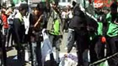 Demonstrasi mengutuk aksi biadab Israel terus berlanjut di berbagai daerah di Tanah Air. Massa HMI membakar bendera Israel di kompleks Gedung Sate, Bandung, Jabar.