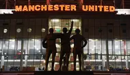 Suasana di luar kandang Manchester United (MU), Old Trafford. (AFP/Oli Scarff)