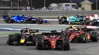 Charles Leclerc memulai balapan dari pole position dan dengan mantap melahap 57 lap di Bahrain International Circuit. (AFP/Ozan Kose)