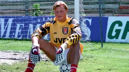 Alex Manninger menjuarai Liga Inggris bersama Arsenal pada musim 1997/1998. Sebelum diboyong The Gunners pada awal musim 1997/1998 dari Grazer AK yang dibelanya pada 1996/1997, Alex Manninger pernah membela RB Salzburg pada 1995/1996 yang saat itu masih bernama SV Salzburg. (kleinezeitung.at)