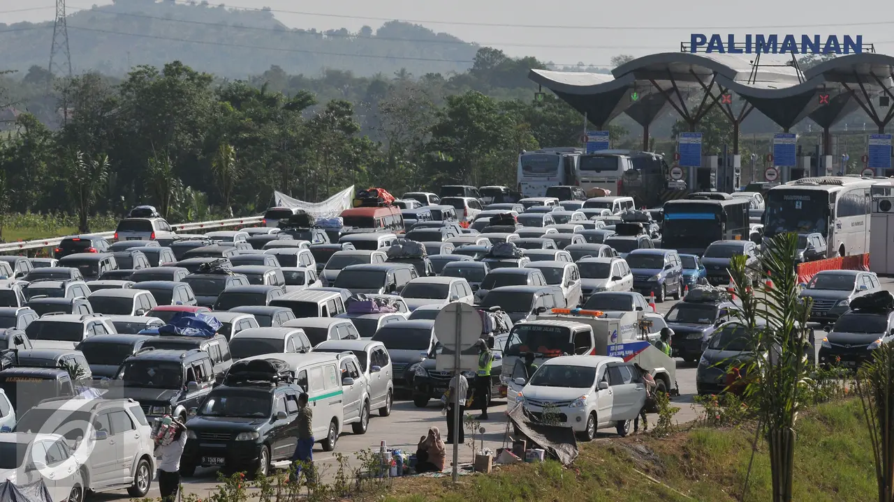20150715-Kemacetan di Tol Palikanci-Jabar