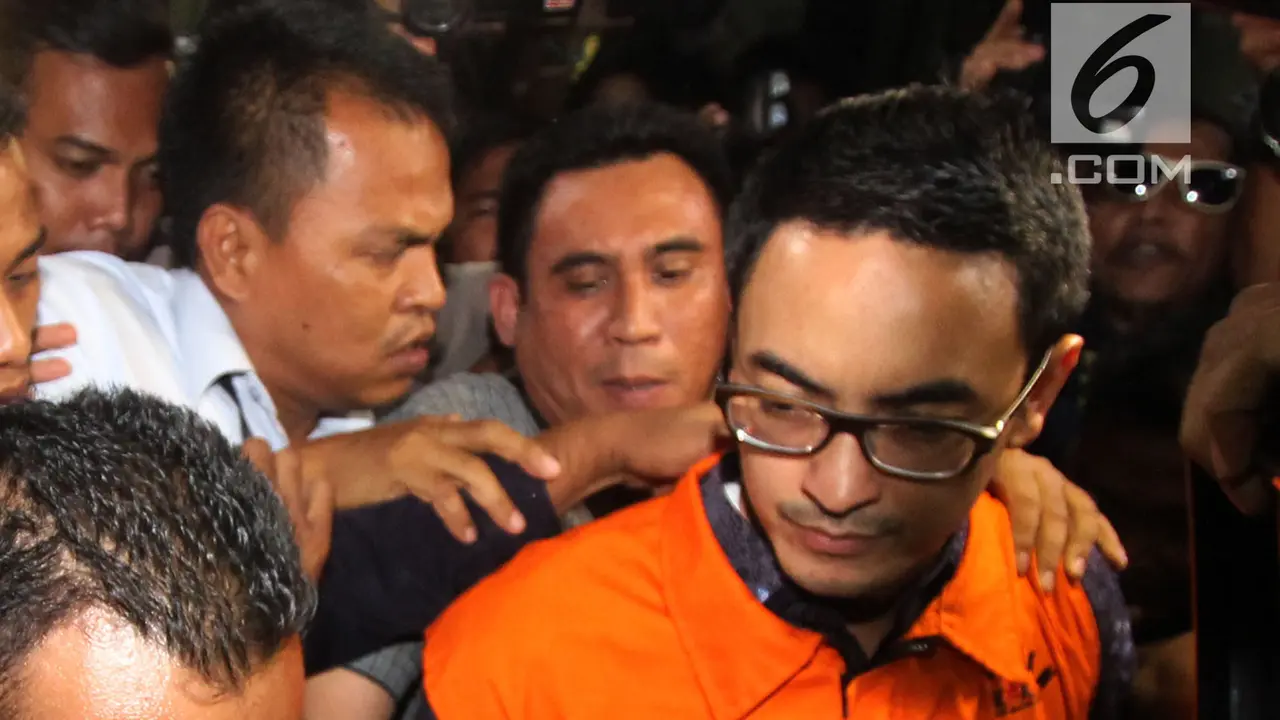Resmi Ditahan KPK, Zumi Zola Kenakan Rompi Oranye