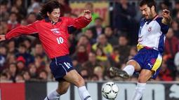 Pep Guardiola membela Brescia dalam dua kali kesempatan. Musim 2001-2002 dan 2003. Guardiola tidak banyak mendapat kesempatan bermain saat membela Brescia. (www.squawka.com)