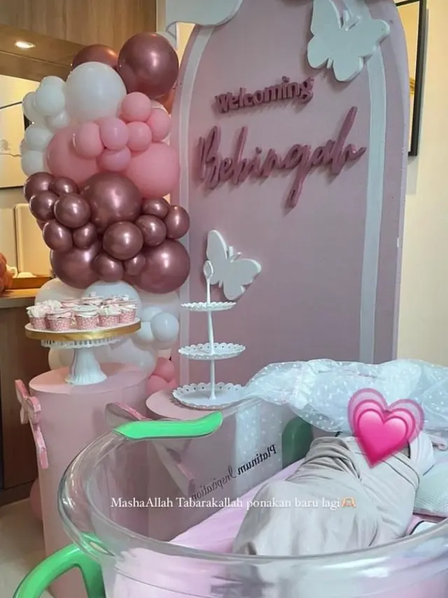 Jalani Pemotretan Newborn, Ini 6 Potret Bebingah Anak Erina Gudono Wajahnya Masih Ditutupi