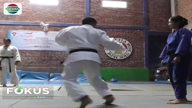 Berita video atlet putri judo Indonesia dengan disabilitas netra, Melinda Artia Garini, diberi target medali emas di Asian Para Games 2018 (Fokus Indosiar).