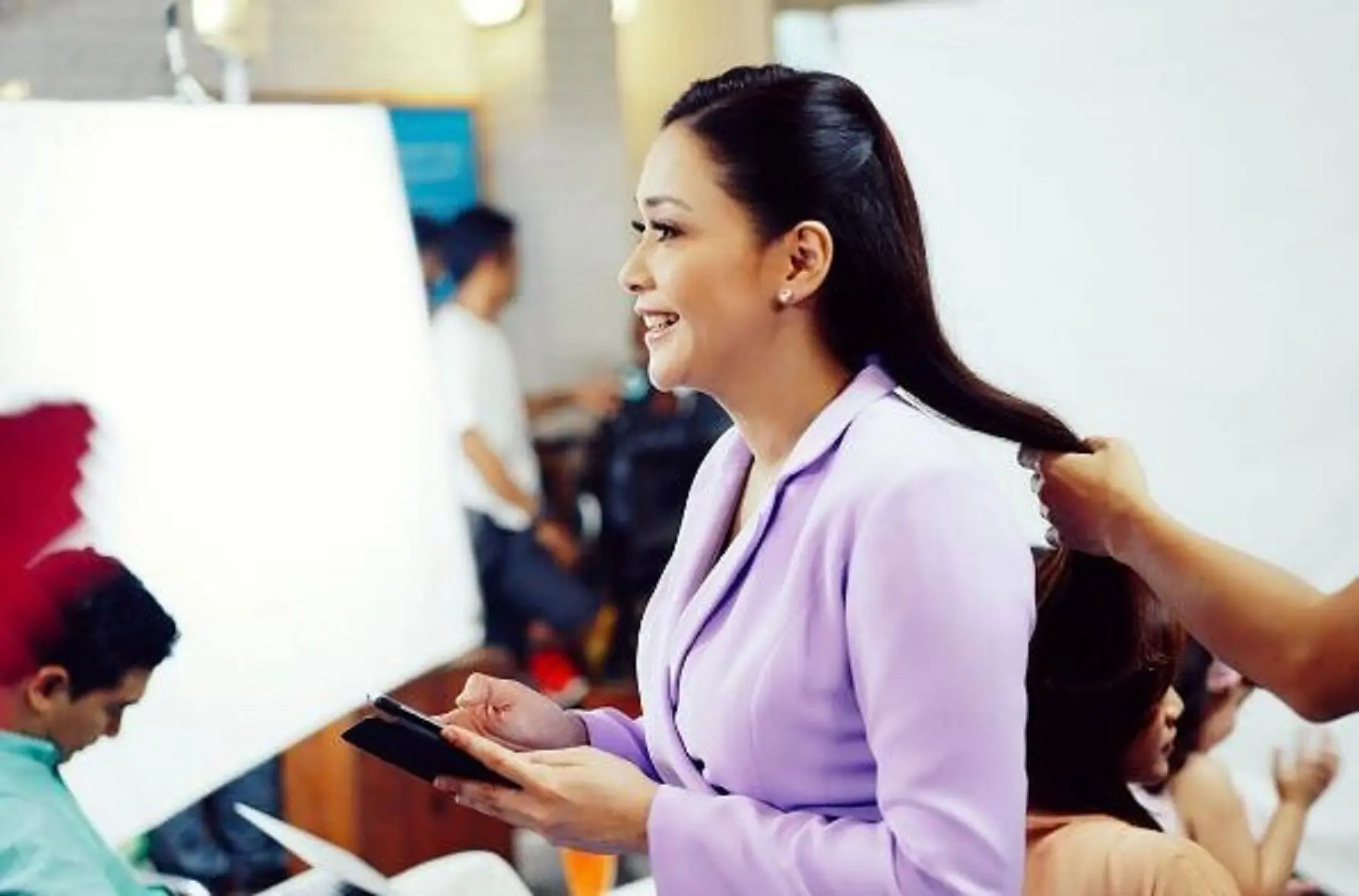 Maia Estianty sedang tersenyum (Instagram/@maiaestiantyreal)