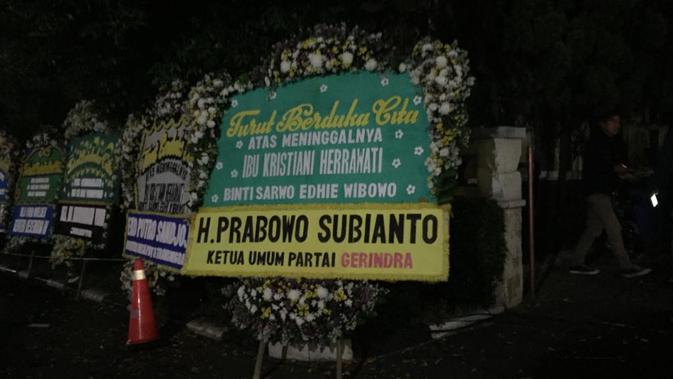 Karangan Bunga dari Tokoh Nasional Penuhi Kediaman SBY di 