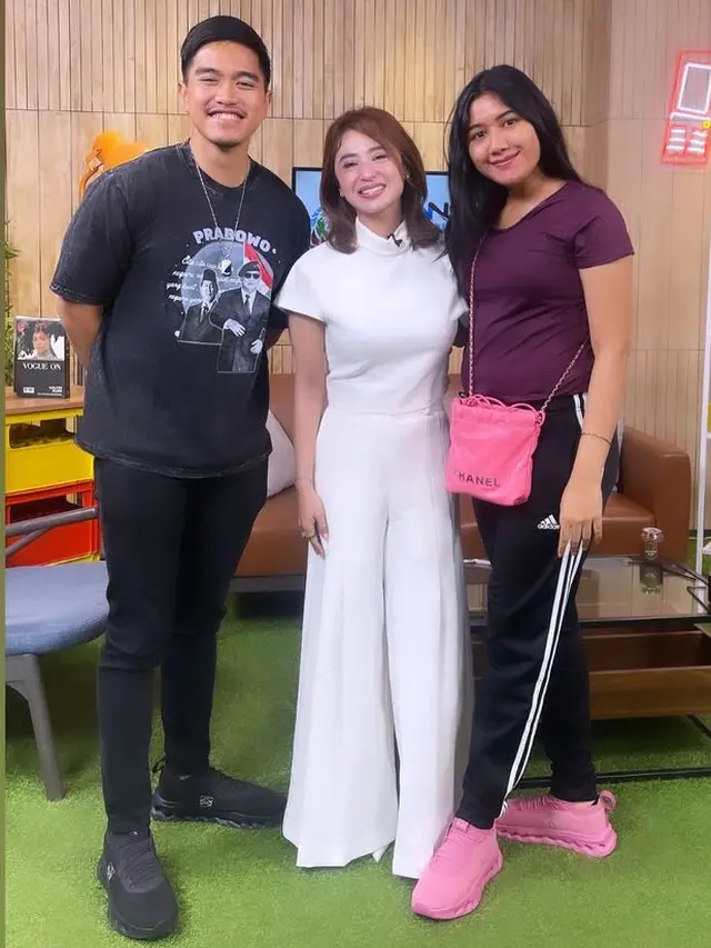 Wajah Erina Gudono jika tidak mengenakan makeup. [@dewiperssik9]