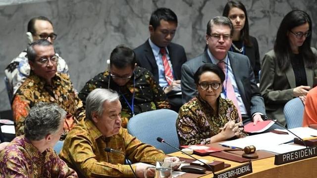 Bikin Bangga Batik Dominasi Penampilan Para Wakil Negara Dunia Di Sidang Dk Pbb Lifestyle Liputan6 Com