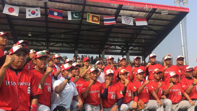 Gubernur DKI Anies Baswedan meresmikan 10 GOR dan dua Venue Asian Games (Liputan6.com/M Radityo)